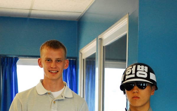 West Point cadets vist DMZ