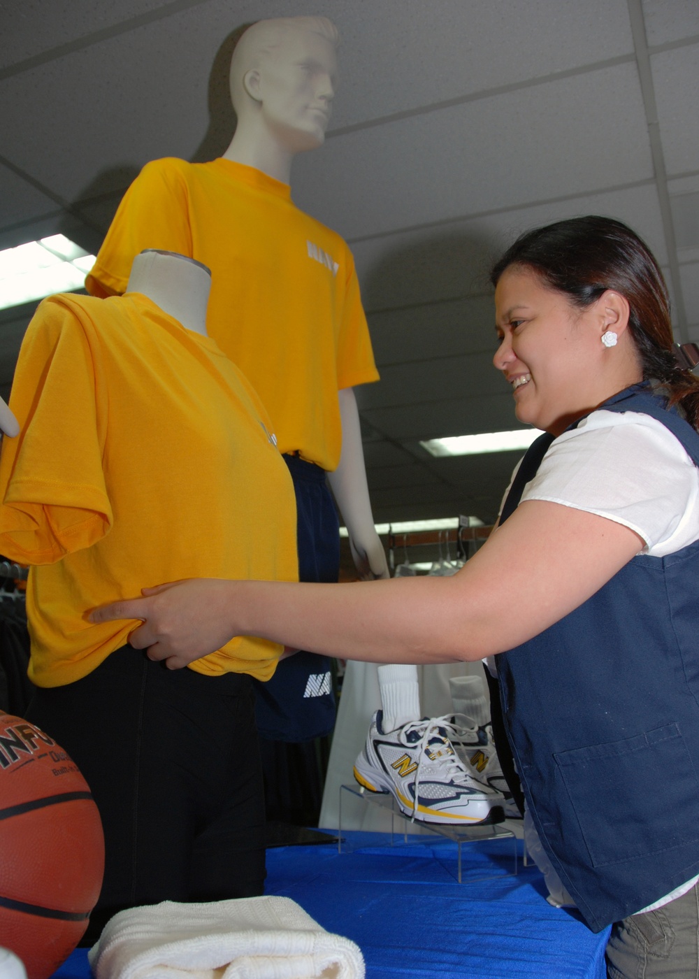 Dressing a mannequin