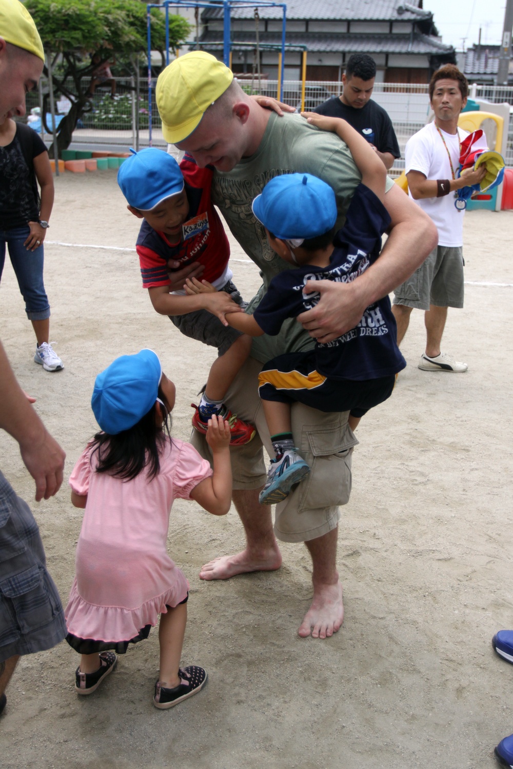 Children, servicemembers exchange cultural differences