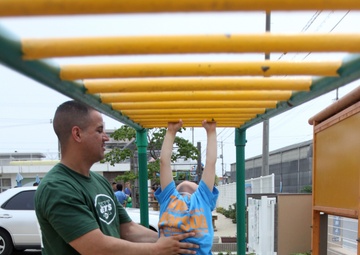 Children, servicemembers exchange cultural difference