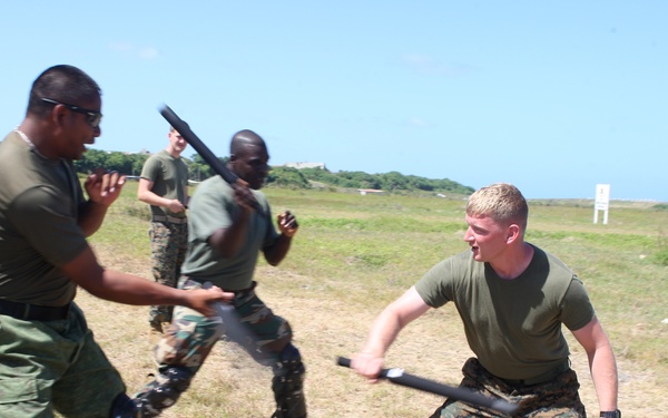 Reserve Marine instructs Caribbean veterans in Barbados