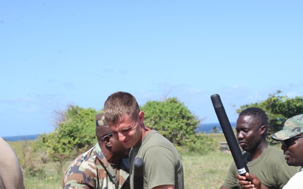 Reserve Marine instructs Caribbean veterans in Barbados