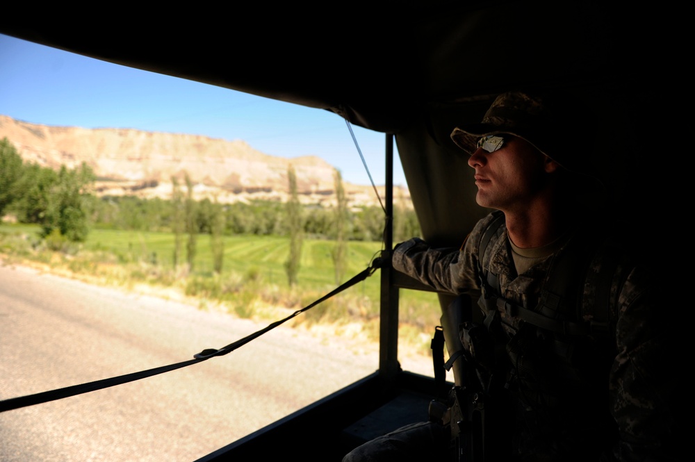 Utah Army National Guard 2nd Battalion, 211th General Support Aviation annual field training exercise