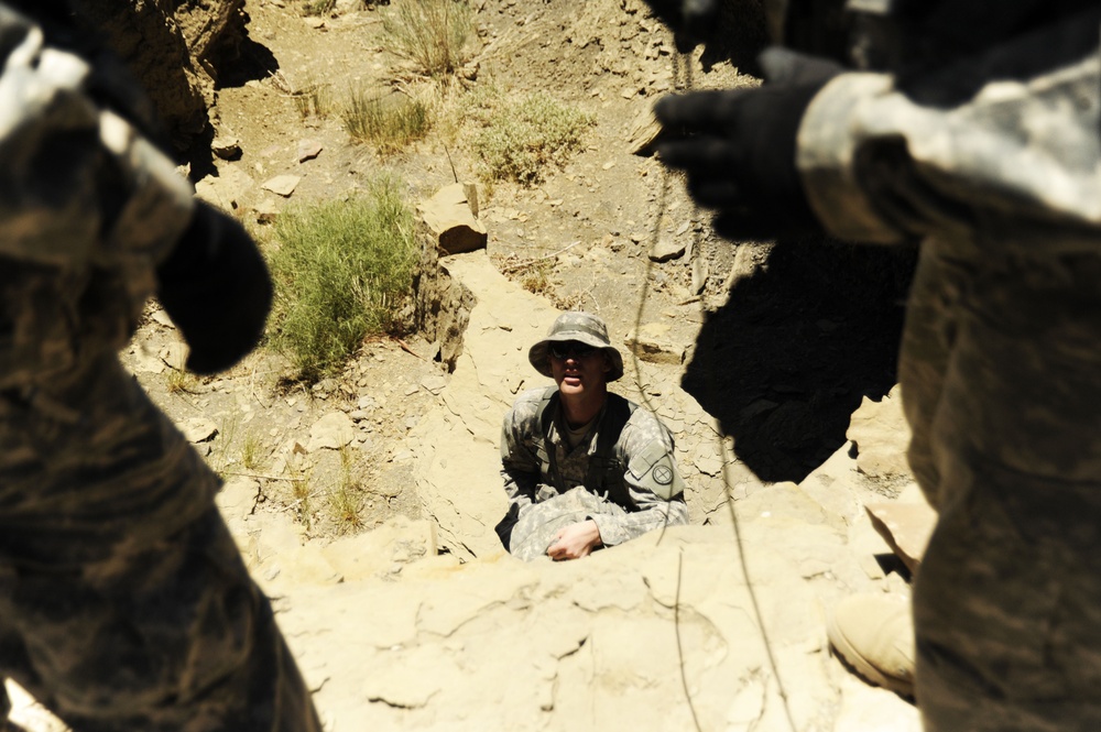 Utah Army National Guard 2nd Battalion, 211th General Support Aviation annual field training exercise