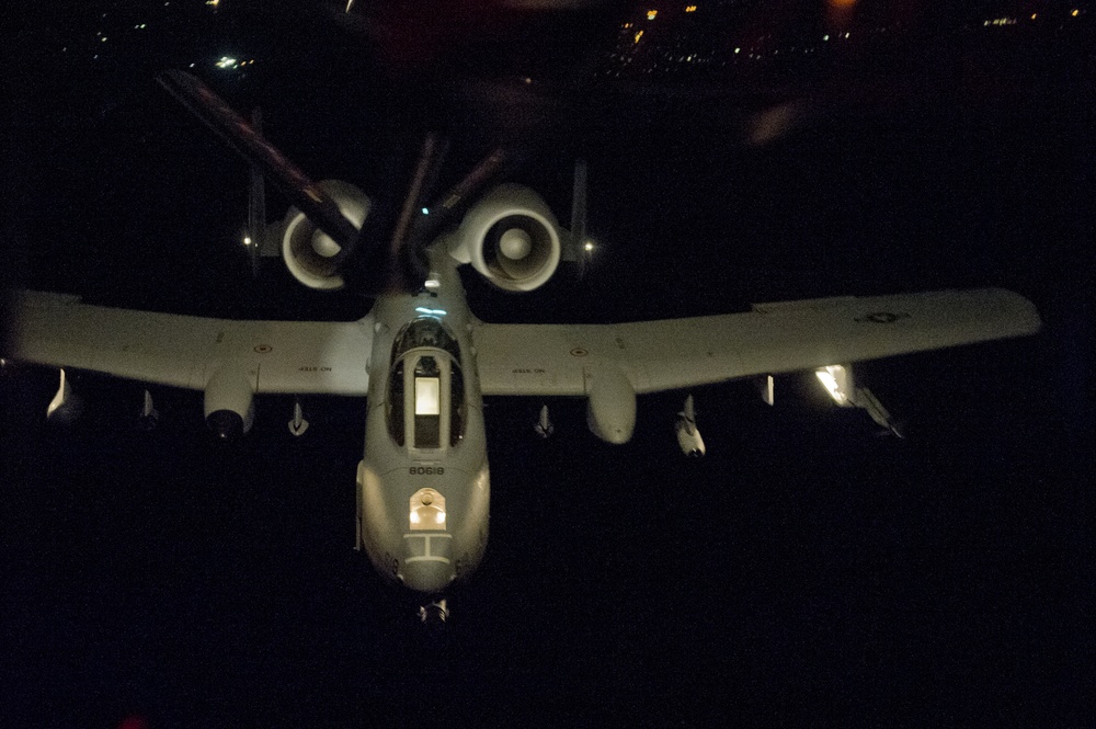 Utah Air National Guard refueling A-10s from Gowen Field, Idaho