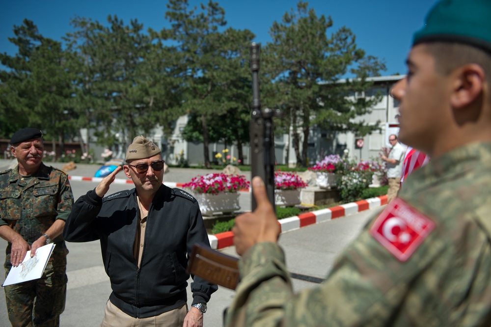 Supreme Allied Commander Europe visits KFOR Headquarters