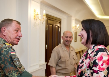Supreme Allied Commander Europe and COMKFOR meet with President of Kosovo