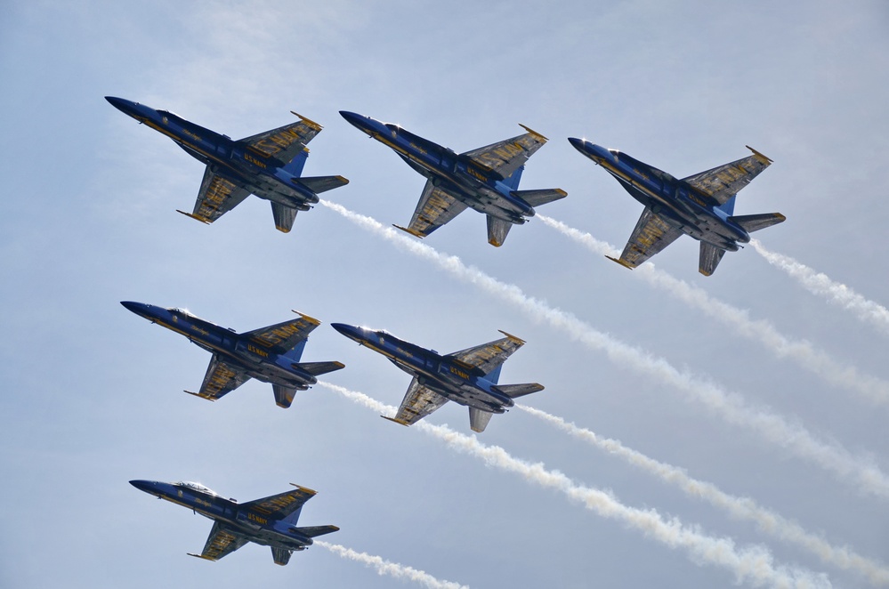 US Navy Blue Angels enter Baltimore Harbor