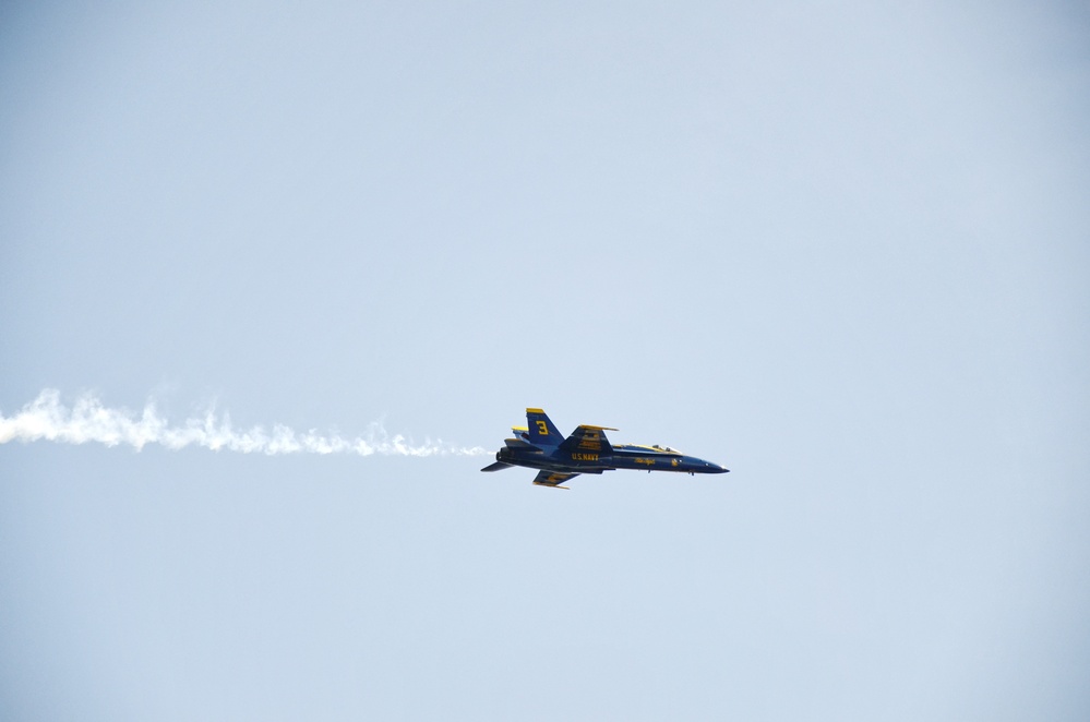 US Navy Blue Angels enter Baltimore Harbor