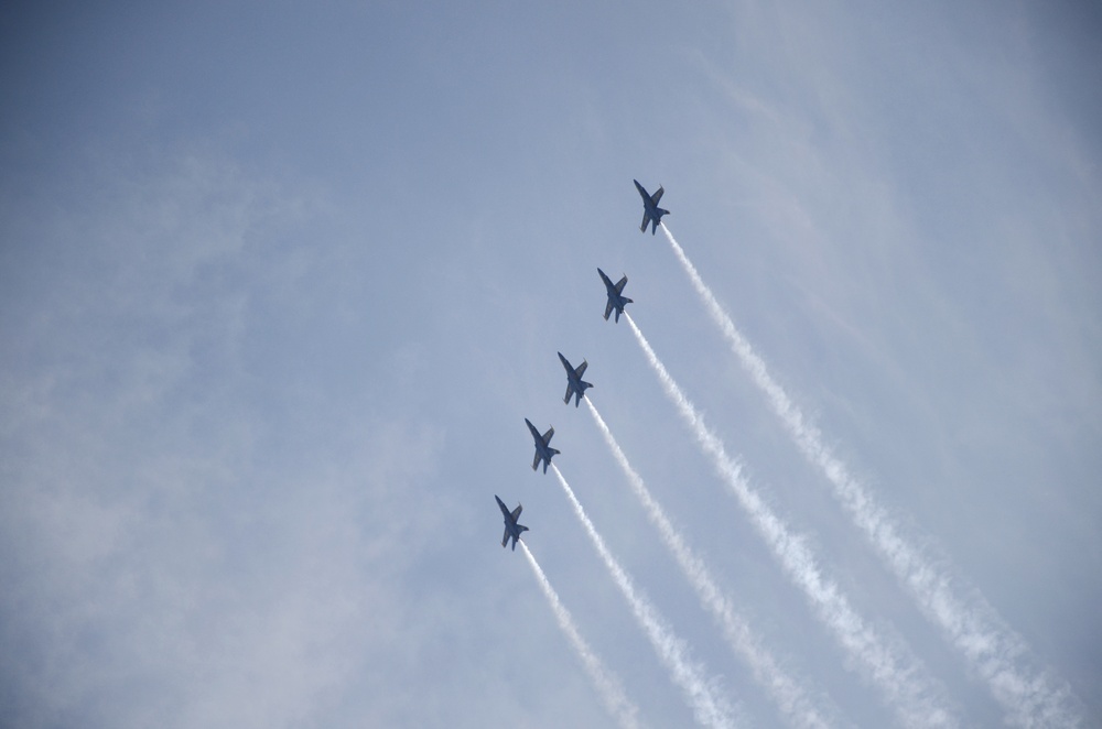 US Navy Blue Angels enter Baltimore Harbor