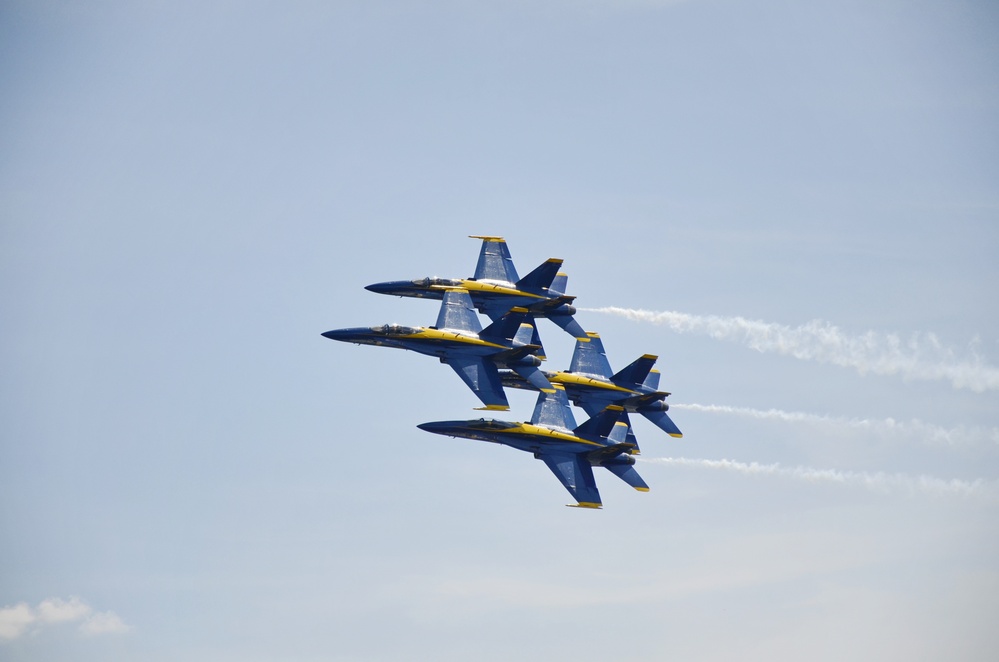 US Navy Blue Angels enter Baltimore Harbor