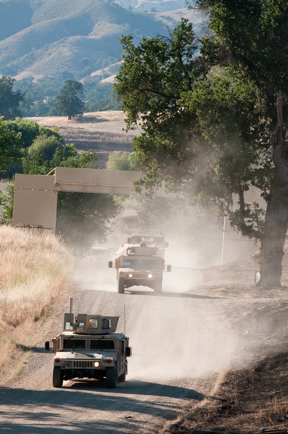 Reservists move through IED training lane in convoy