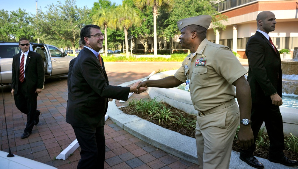 Carter visits Joint Base Charleston