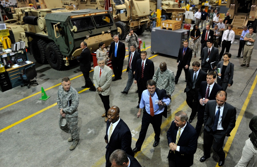 Carter visits Joint Base Charleston