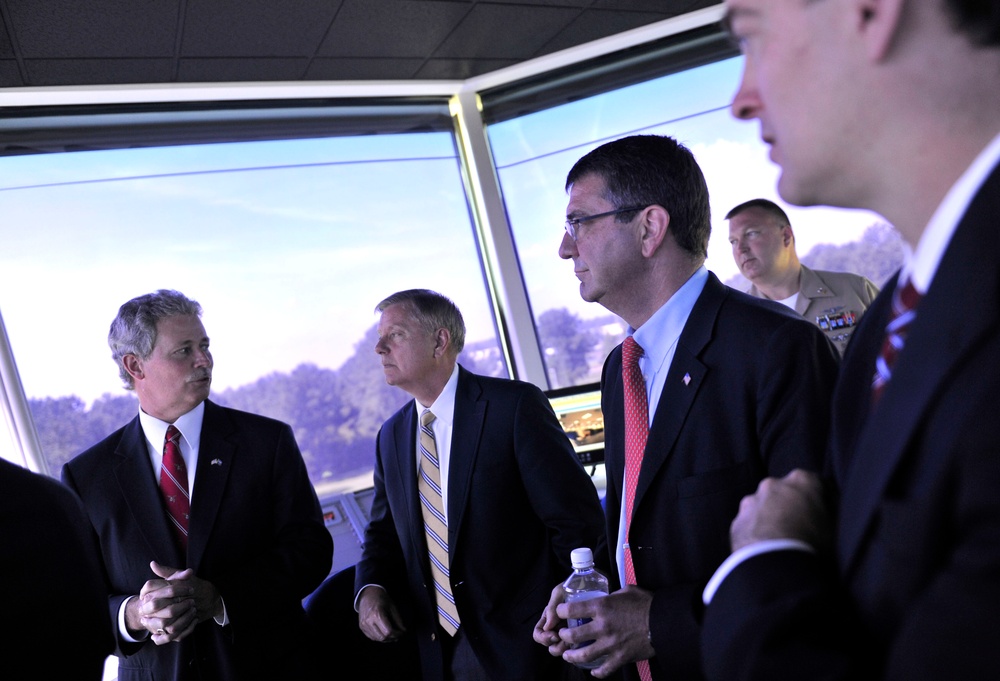 Carter visits Joint Base Charleston