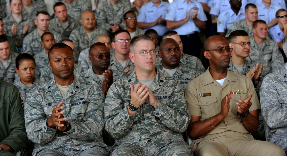 Carter visits Joint Base Charleston