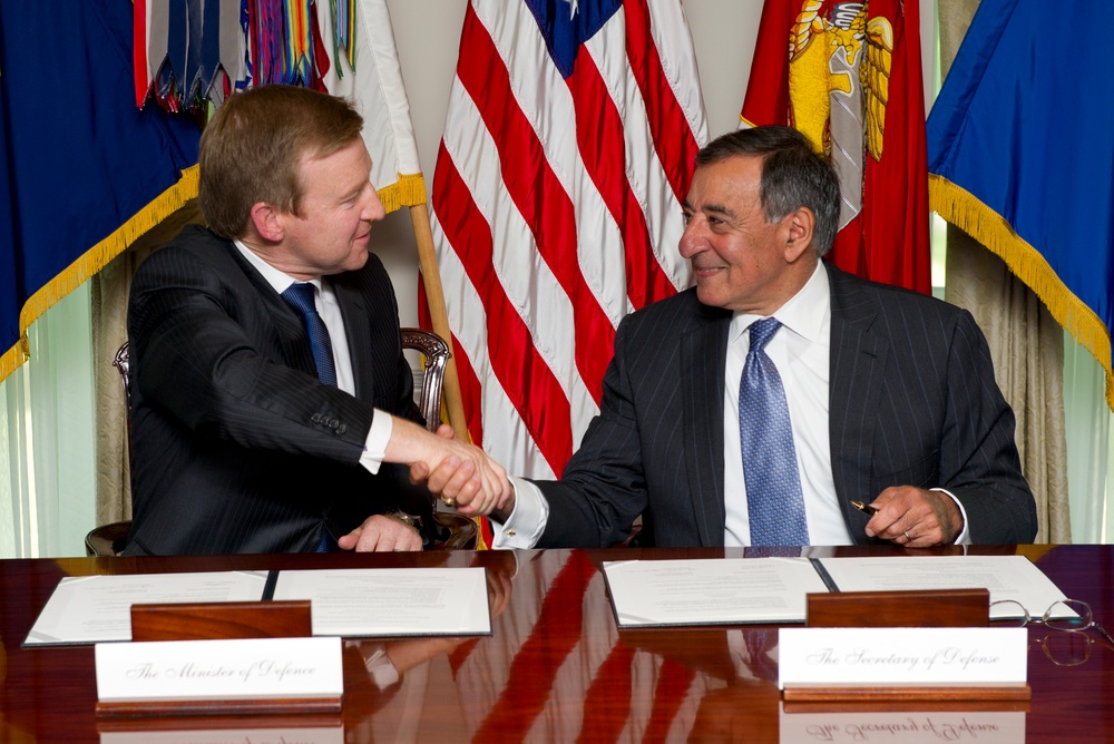 New Zealand minister of defense visits the Pentagon