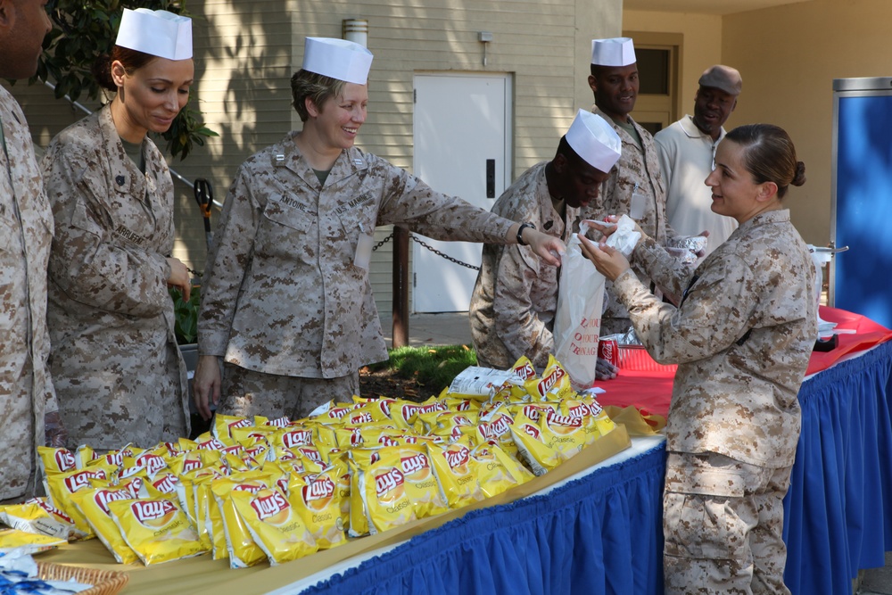 Marine Barracks Henderson Hall hosts picnic