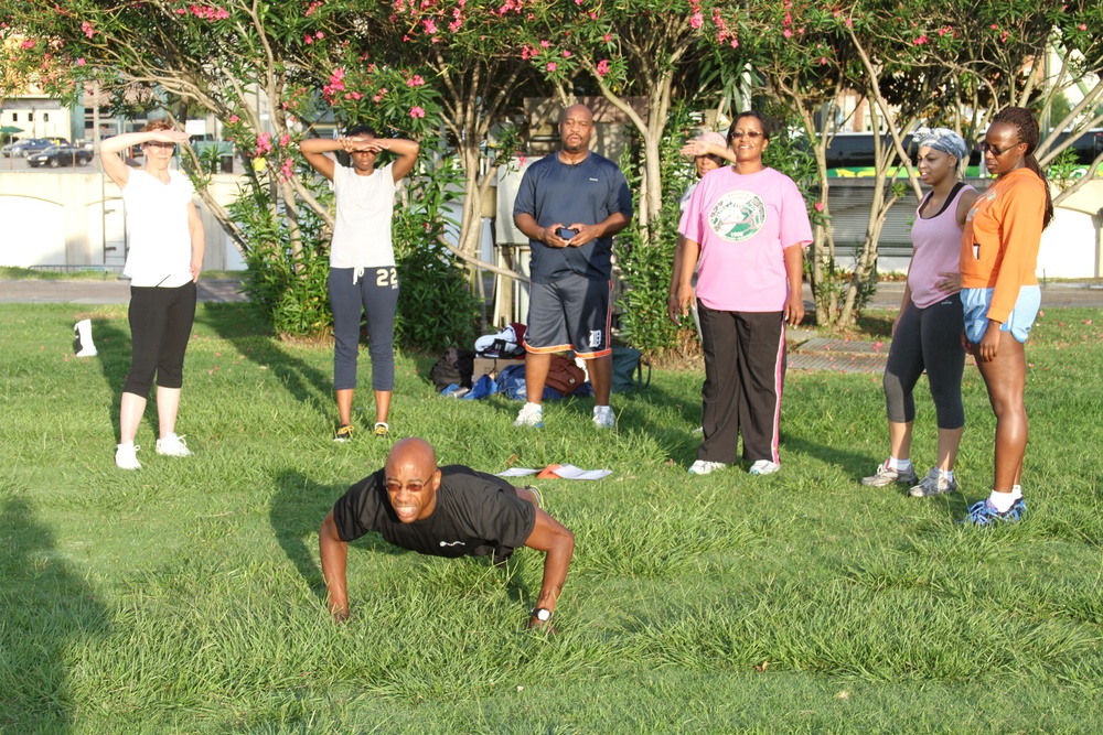 NABJ works out with the Marines