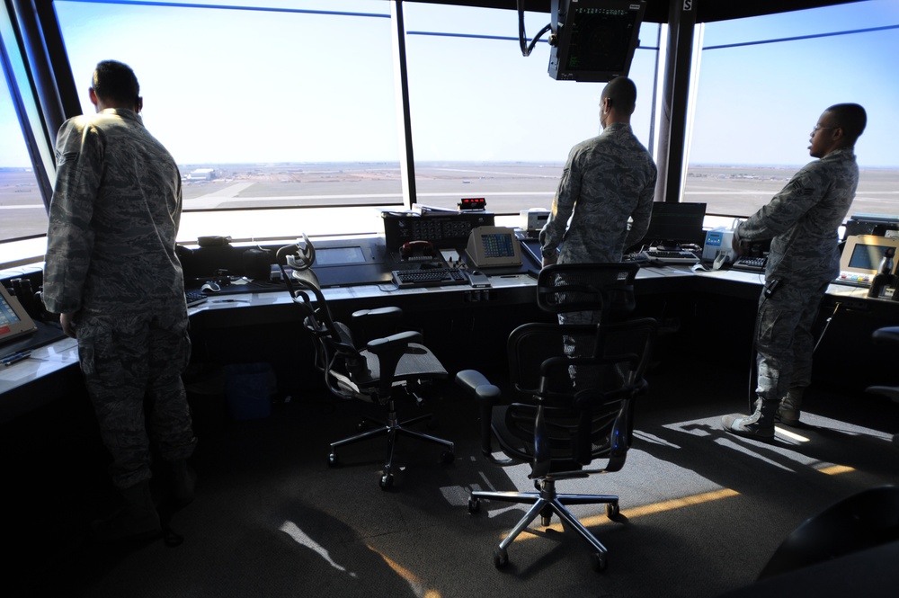 DVIDS - Images - Behind the scenes: Airfield Operations [Image 4 of 5]