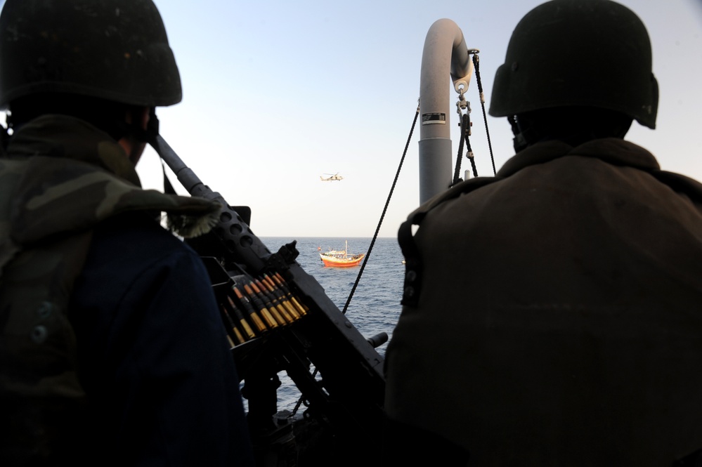 USS Halsey VBSS team boards two Yemeni dhows