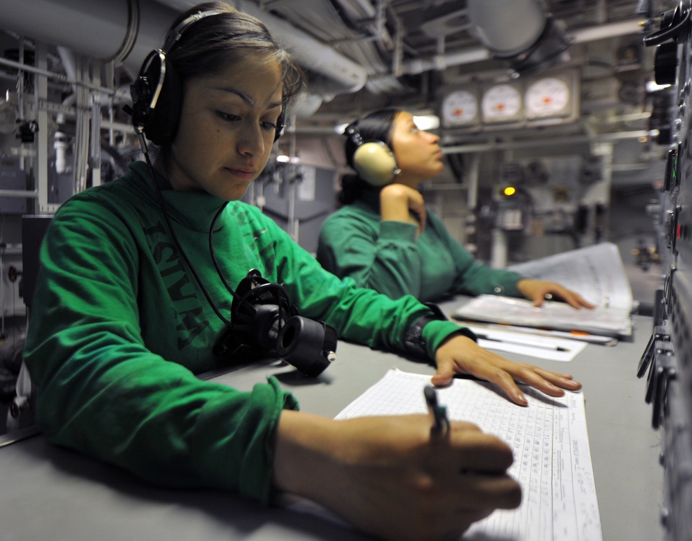 Uss George H.W. Bush conducts carrier qualifications