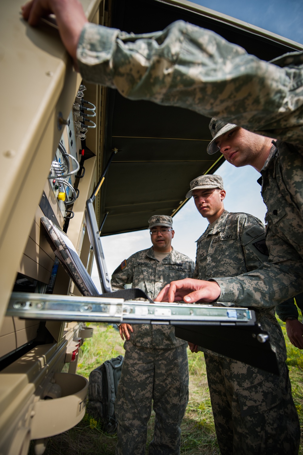 426th Signal Company sends packet to cyberspace