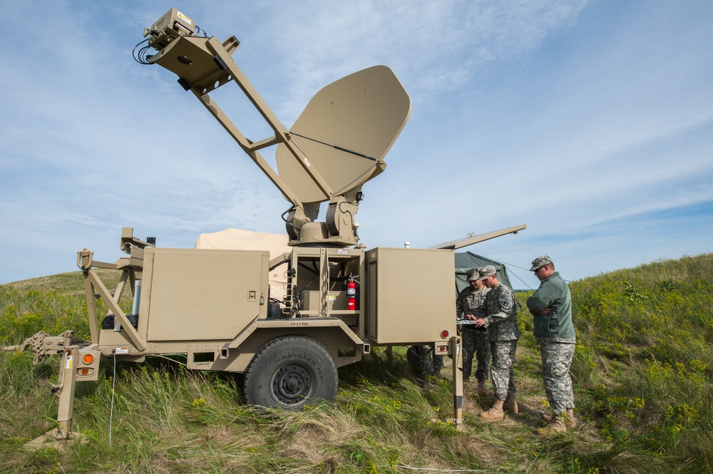 426th Signal Company sends packet to cyberspace