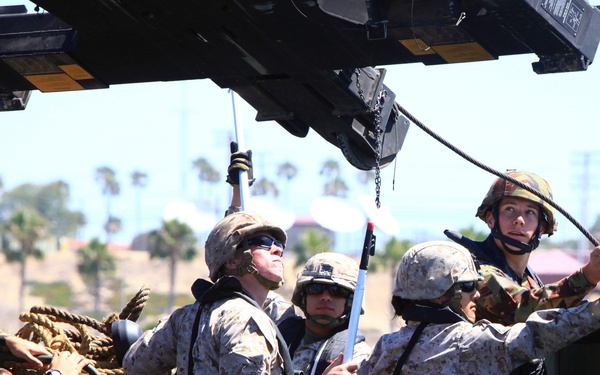 Marines conduct ribbon bridge training with NZ soldiers