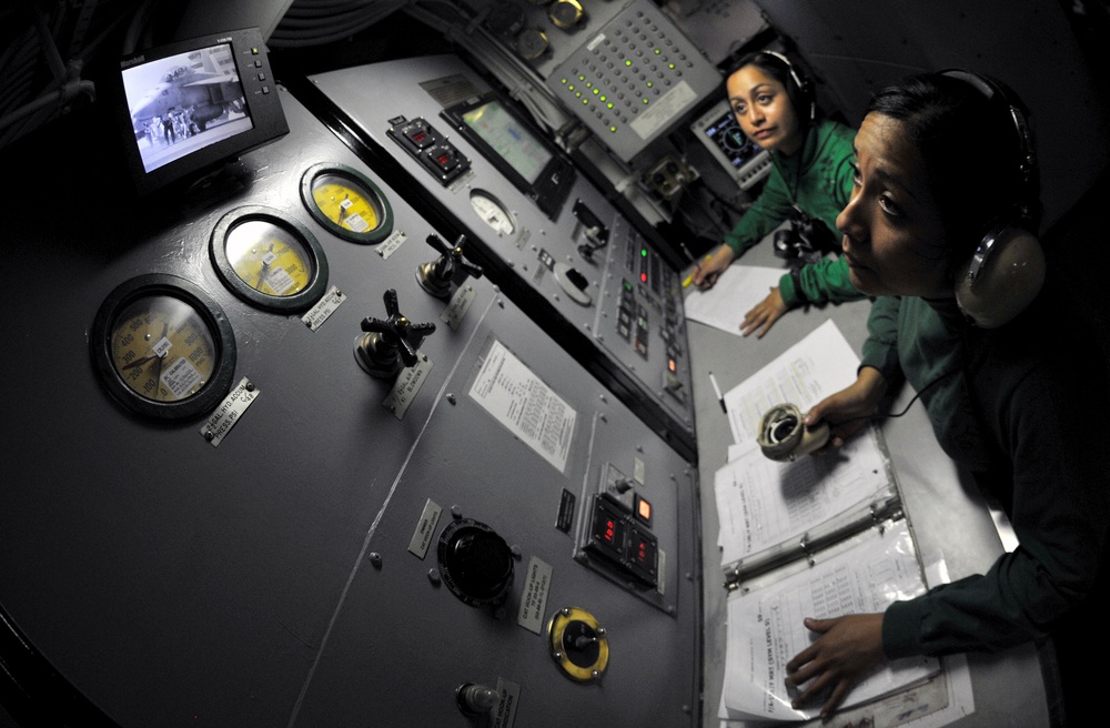 George H.W. Bush conducts carrier qualifications in Atlantic Ocean