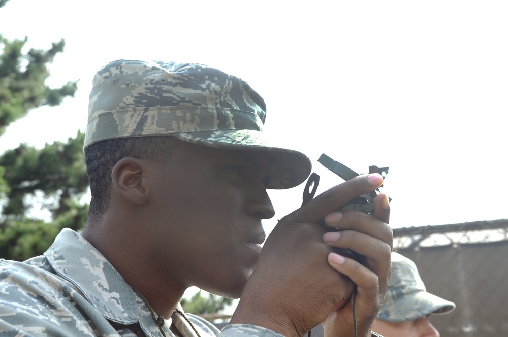Red Devils practice land navigation skills