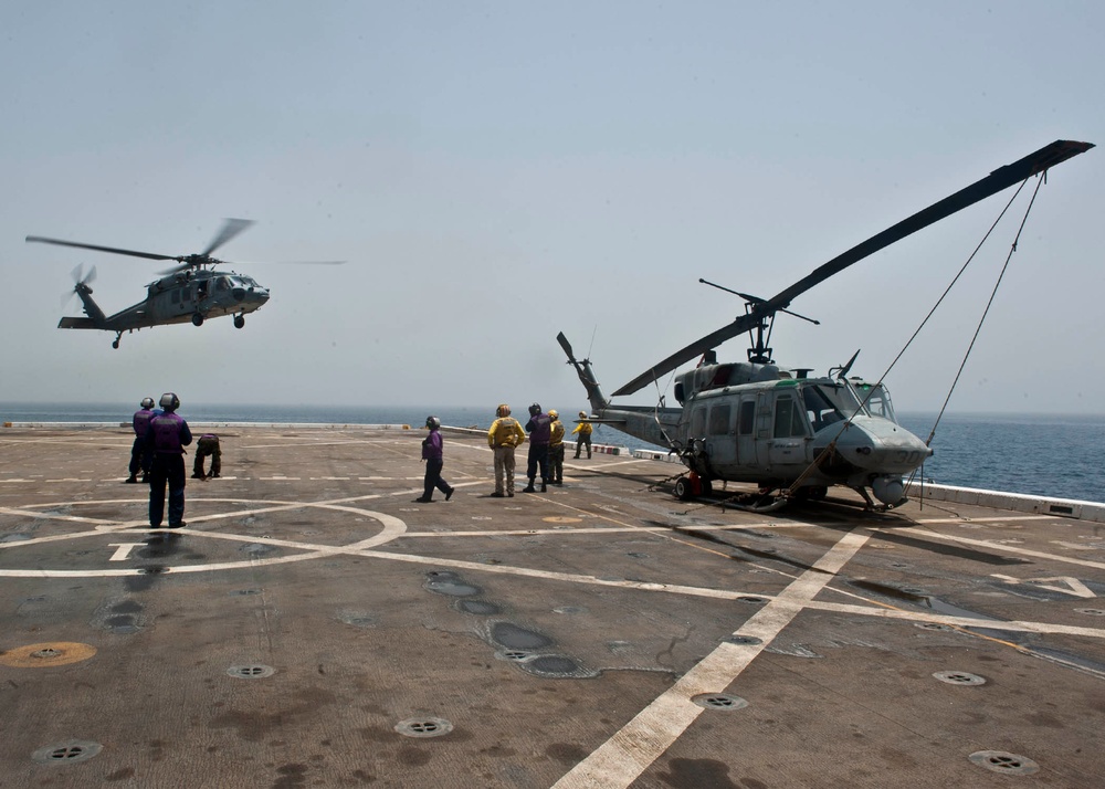 MH-60S Knight Hawk preps to land aboard USS New York