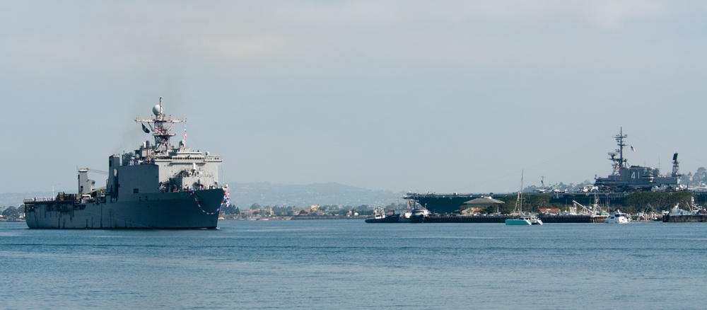 USS Pearl Harbor returns to San Diego