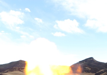 New Zealand and US Marine gunners launch mortars around clock during Exercise Brimstone