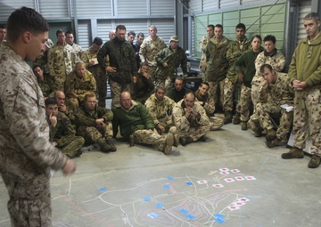 Marines, Aussies prepare for war - against each other