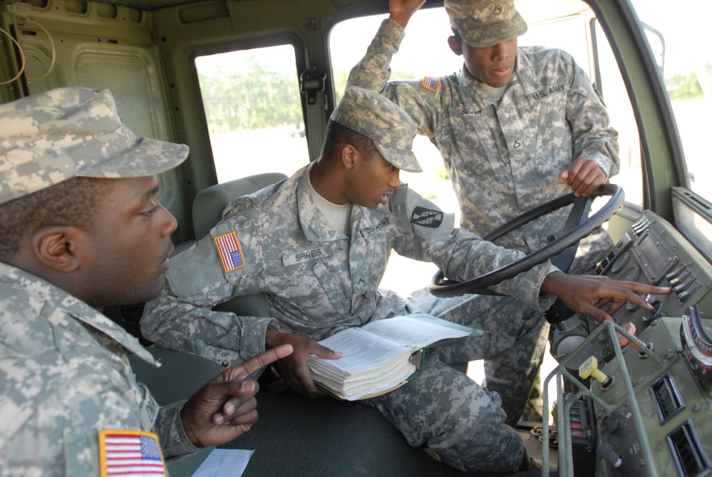 Reserve soldiers train to the standards