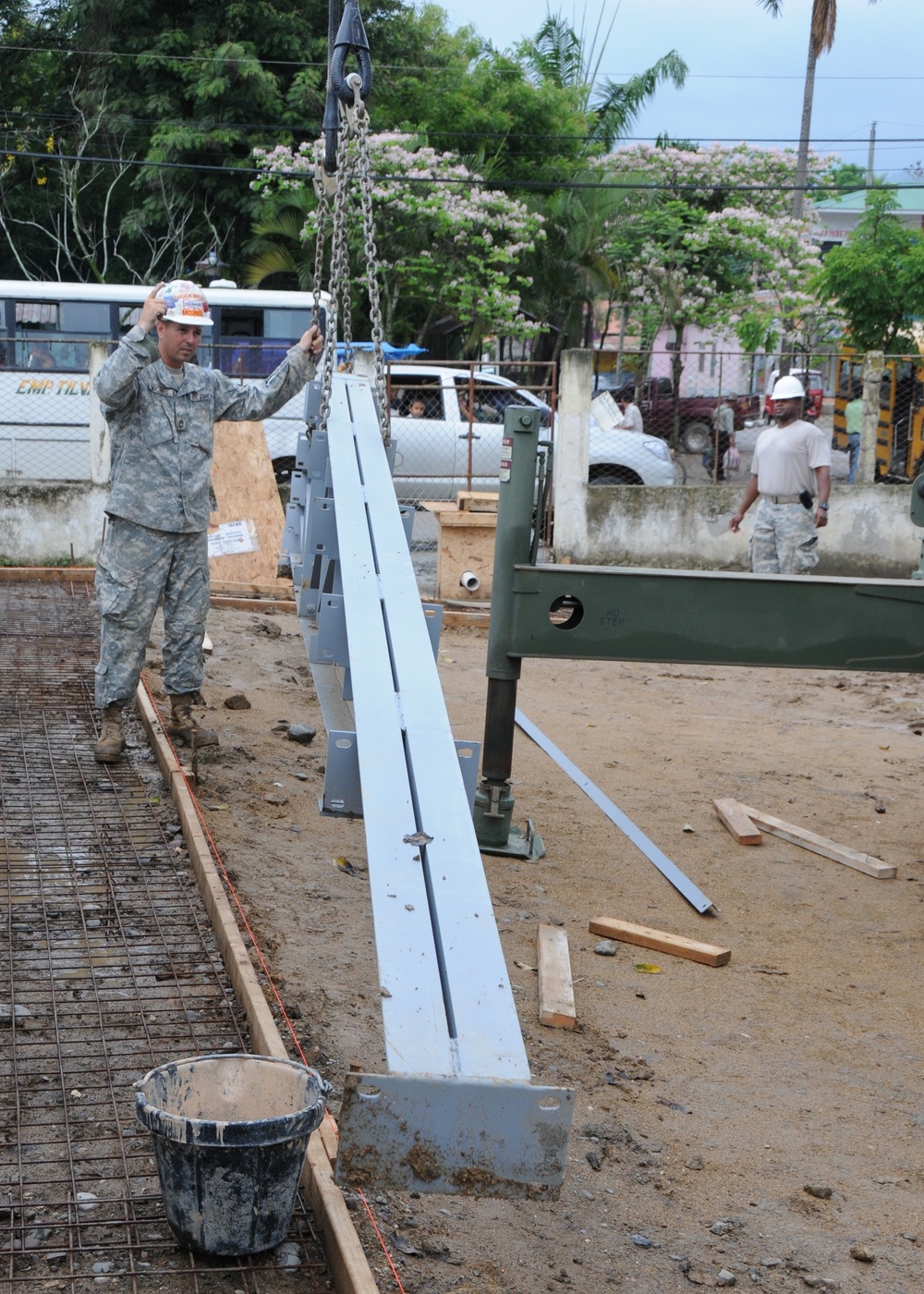 Missouri guardsmen near completion of clinic in Quimistan, Honduras