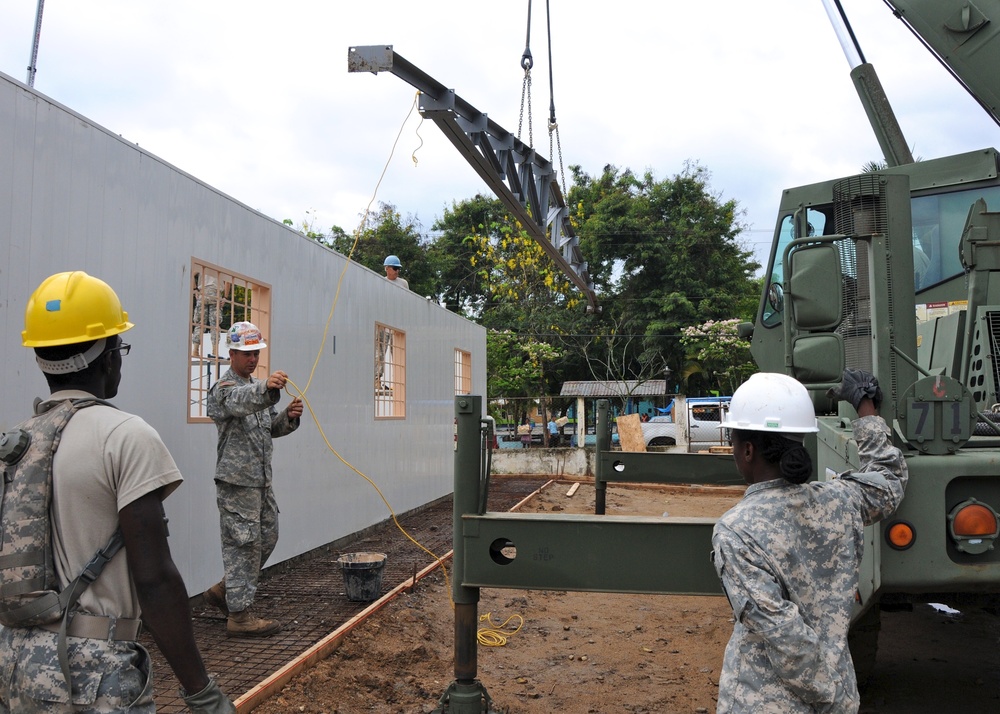 Missouri guardsmen near completion of clinic in Quimistan, Honduras