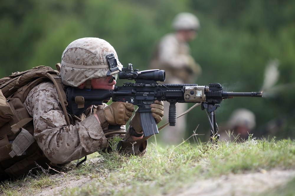 Marine fire team evaluated for small unit leadership