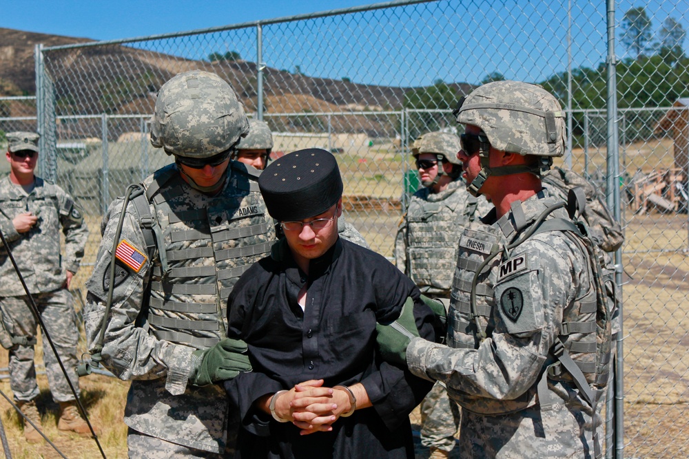 Military police demonstrate methods