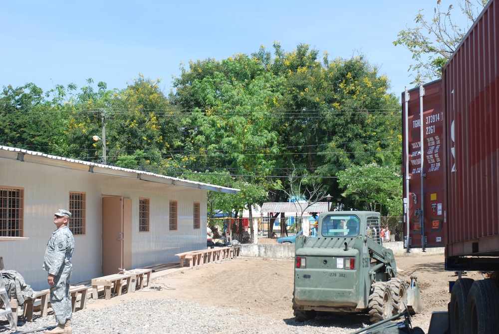 Missouri Guardsmen near completion of clinic in Quimistan, Honduras