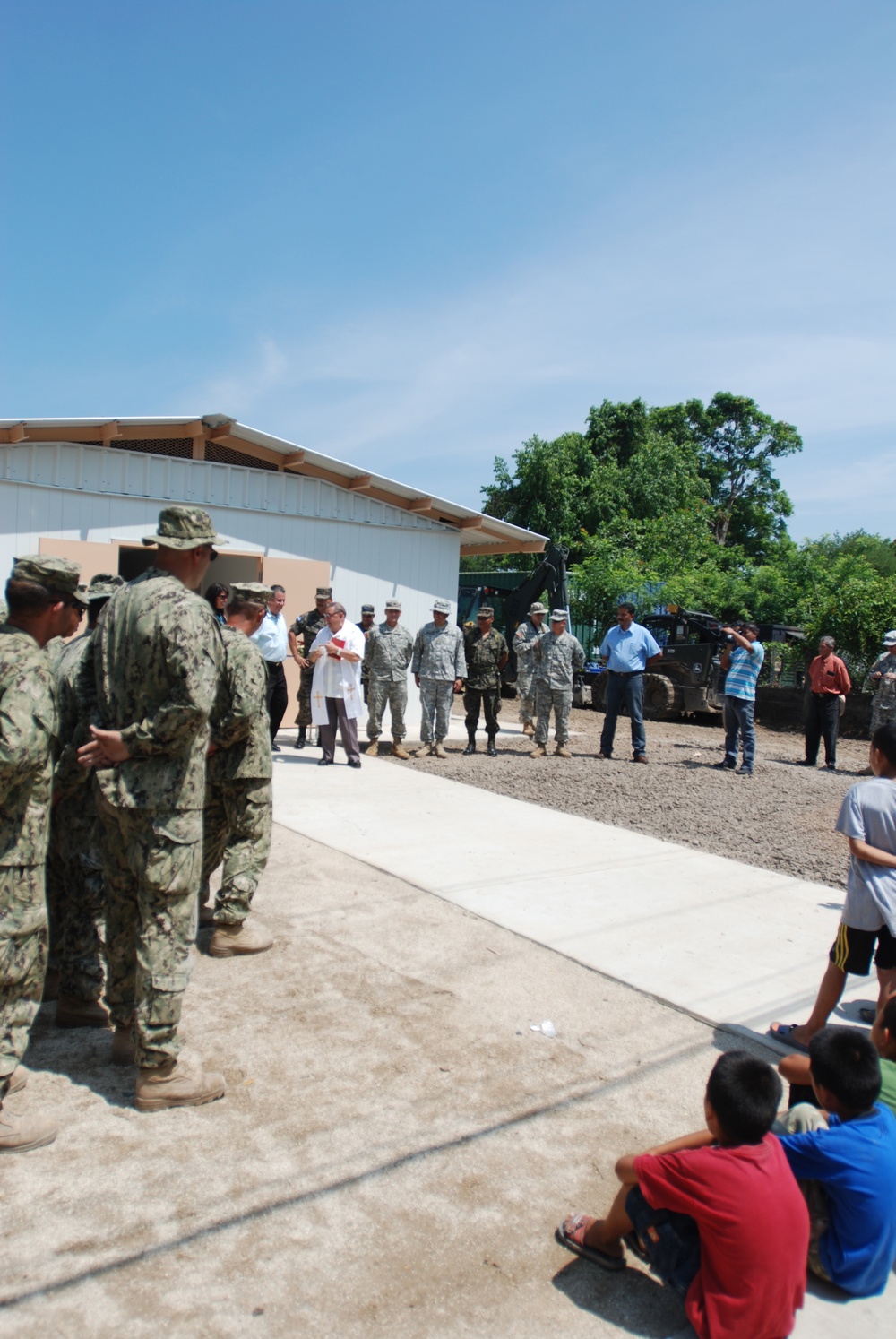 Seabees, soldiers and citizens celebrate school, clinic opening in La Lima