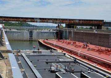 Lake Barkley open house, tours of power plant, lock are well received
