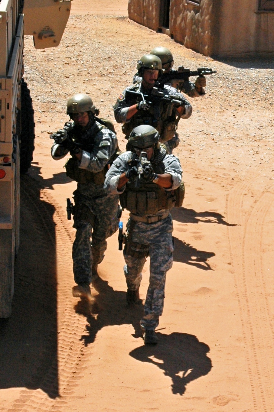 Texas Guardsmen conduct air assault and evacuation training