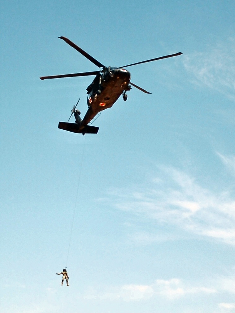 Texas Guardsmen conduct air assault and evacuation training