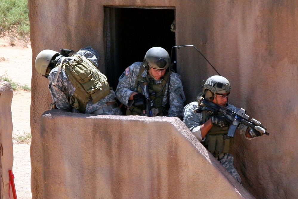 Texas Guardsmen conduct air assault and evacuation training