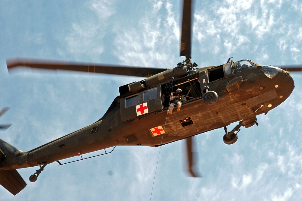 Texas Guardsmen conduct air assault and evacuation training