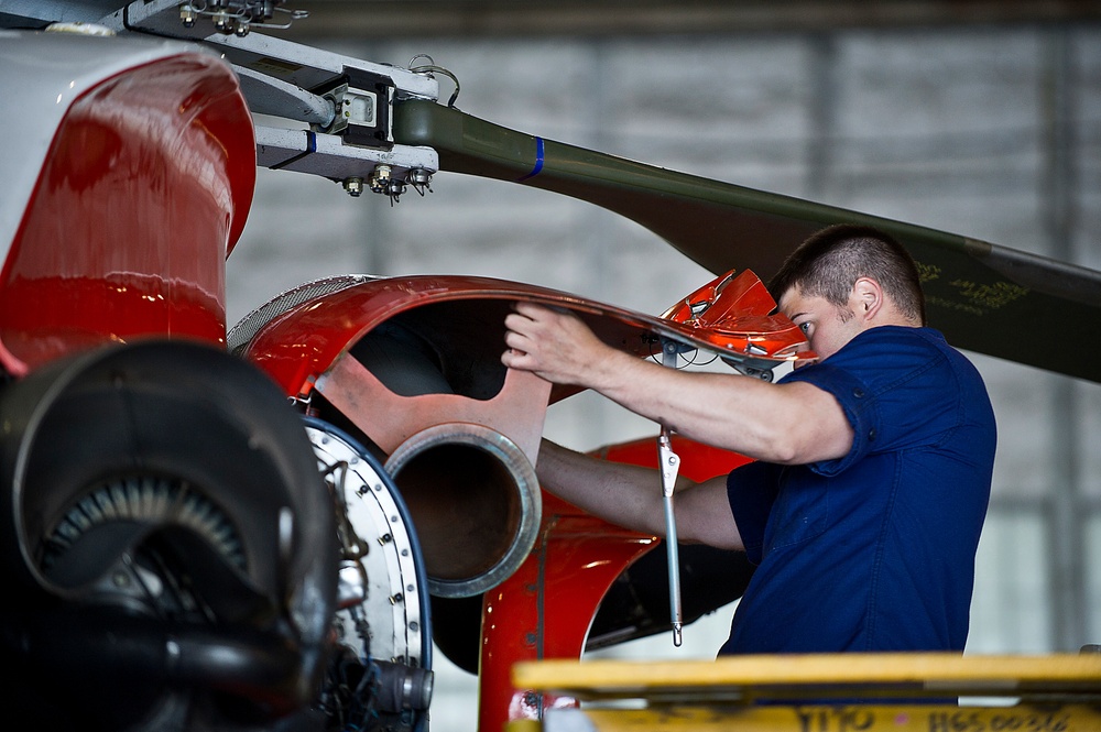 USCG Aviation Maintenance &quot;keeping em flying&quot;