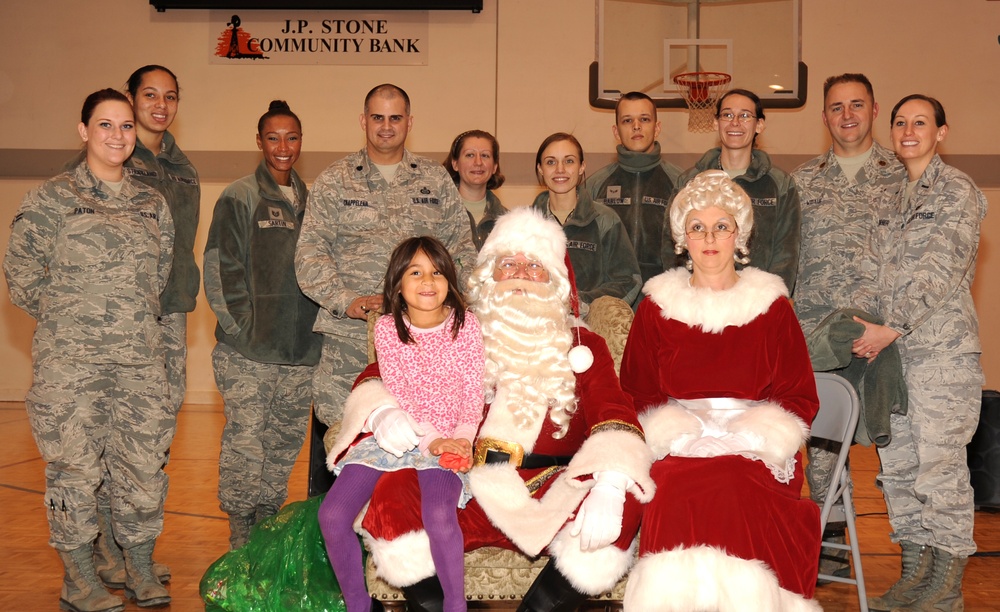 27th SOG celebrates holidays early