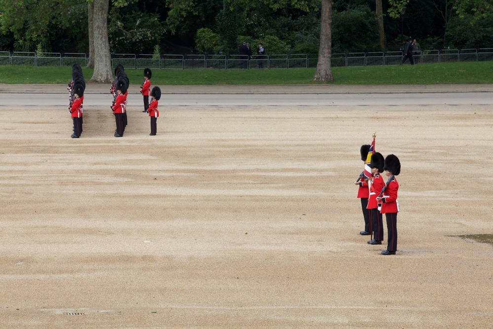 Commandant tours Westminster